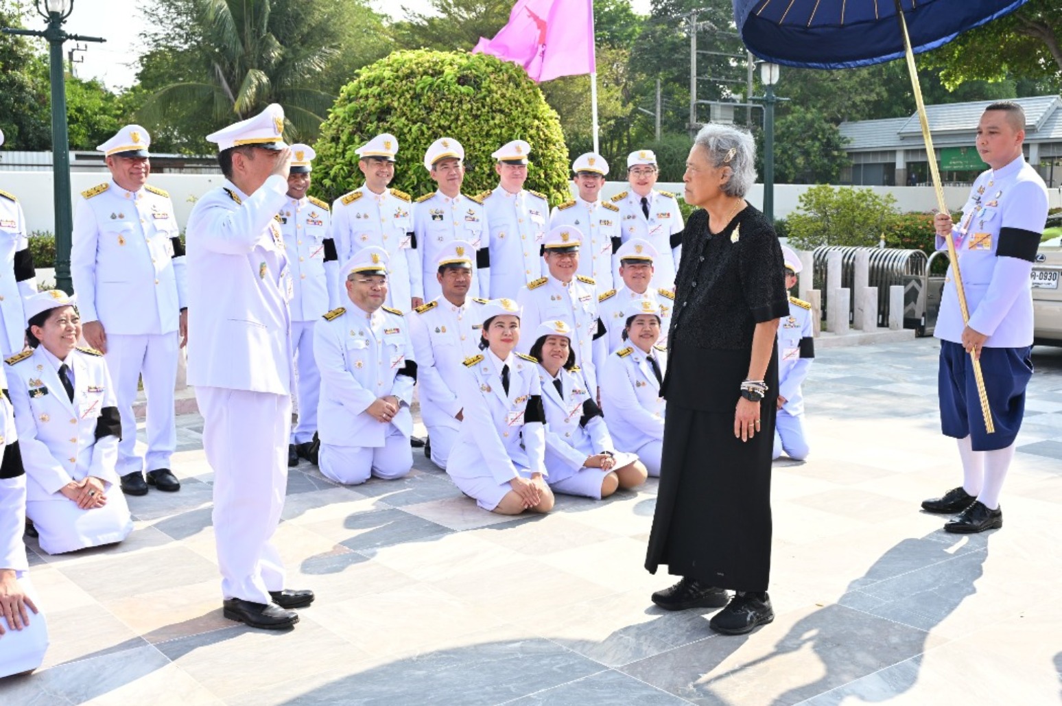 LINE ALBUM swasdi pi him25699.1.69 260112 5